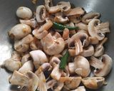 A picture of step 4 of Capsicum 🫑 Mushroom 🍄.