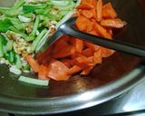 Foto langkah ke 8 dari resep Tumisan Jamur dan Sayur.
