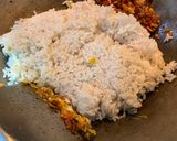 Foto langkah ke 4 dari resep Nasi goreng ayam.