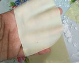 Foto langkah ke 4 dari resep Pangsit goreng isi ayam + cara bikin kulit pangsit.