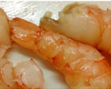 Foto del paso 2 de la receta: Patató con ajetes, setas y gambas