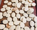 Foto del paso 3 de la receta: Alfajores de duce de leche y nuez