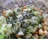 Foto del paso 3 de la receta: Aguacate relleno de garbanzos