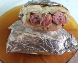 Foto del paso 5 de la receta: Bocadillo de salchichas con queso al vino dulce