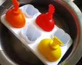 A picture of step 4 of Watermelon popsicle.