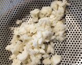 A picture of step 2 of Water Chestnut Cake.