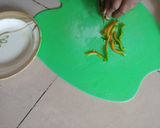 A picture of step 2 of Capsicum pakora.