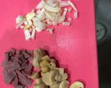 Foto langkah ke 2 dari resep Creamy beef mushroom fussili.