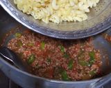 A picture of step 8 of Qeema macroni.