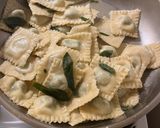 A picture of step 12 of Nonna’s Ravioli Ricotta e Spinaci 🍝🥬.