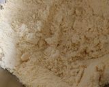 Foto del passaggio 4 della ricetta Sbriciolata pesche e amaretti