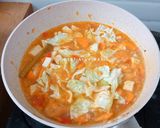 Foto langkah ke 5 dari resep Sop Udang Tahu Pedas.
