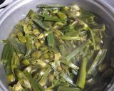 Foto langkah ke 2 dari resep Tumis Bunga Genjer Terasi.