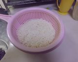 A picture of step 1 of Very Easy Squid Rice with Squid Ink Made in a Pressure Cooker!.