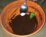 A picture of step 5 of Chocolate candy cake.