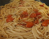 Foto del paso 5 de la receta: Spaghetti con Pomodorini, Acciughe e Capperi