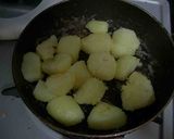 A picture of step 3 of Sakura-Colored Buttered Potatoes.