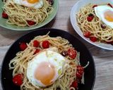 A picture of step 7 of Spaghetti with eggs, tomatoes and olives.