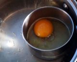 A picture of step 6 of Bacon & Egg English Muffin.