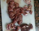 A picture of step 2 of chicken liver and giblets with sweet peppers and mustard.