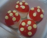 A picture of step 2 of Cherry Blossom Viewing Lunch Box (Great For Kids).