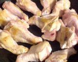 A picture of step 2 of Chicken Drumsticks Stewed with Vinegar.