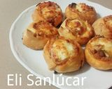 Foto del paso 5 de la receta: Rollitos de hojaldre al estilo pizza con huevo de codorniz