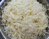 Hình bước làm 1 của món Bánh khoai mì bào sợi nướng