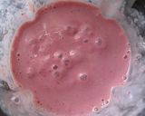 A picture of step 1 of Macrobiotic Tofu Strawberry Mousse.