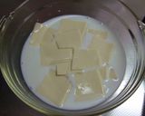 A picture of step 1 of Cheesecake Muffins.