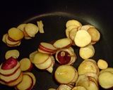 A picture of step 2 of Daigaku-Imo Style Sweet Potato Kinpira.