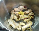 A picture of step 4 of Chicken Drumsticks Stewed with Black Vinegar and Star Anise in a Pressure Cooker.