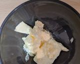 A picture of step 2 of Garlic Parmesan Pizza Bread.