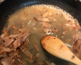 Foto del paso 6 de la receta: Lengua de cerdo con cebolla y rovellón (níscalos)