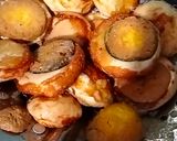 Foto langkah ke 3 dari resep Telur Rebus Goreng.