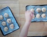 A picture of step 11 of Hot cross buns.