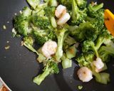 Foto langkah ke 5 dari resep Brokoli udang garlic sauce.