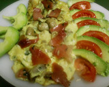 Foto del paso 2 de la receta: Tortilla francesa con champiñón y jamón ibérico