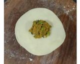 A picture of step 3 of Matar kachori.