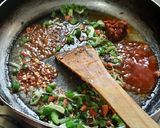 A picture of step 3 of Maggi chatpata tomato vegetables Chinese soup.