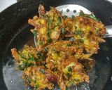 A picture of step 5 of Cabbage,spinach n onion pakoda.