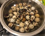 Foto del paso 1 de la receta Huevitos de codorniz en dip de albahaca y cilantro