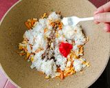 Foto langkah ke 5 dari resep Nasi Goreng Bekal Praktis.