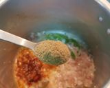 A picture of step 3 of Chana Kurma Hotel style.