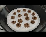 Foto langkah ke 7 dari resep Resep Kue Semprit Coklat Tanpa Oven Tanpa Mixer.