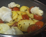 Foto del paso 2 de la receta: Muslo de pollo deshuesado con patatas express