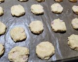 Foto del paso 2 de la receta: Galletitas saladas de jamón sin gluten