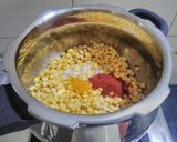 A picture of step 2 of Sindhi dal pakwaan.