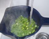 Foto del paso 3 de la receta: Tortilla de ajos tiernos y espárragos trigueros