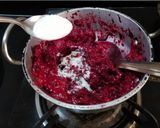 A picture of step 3 of Beetroot Halwa.